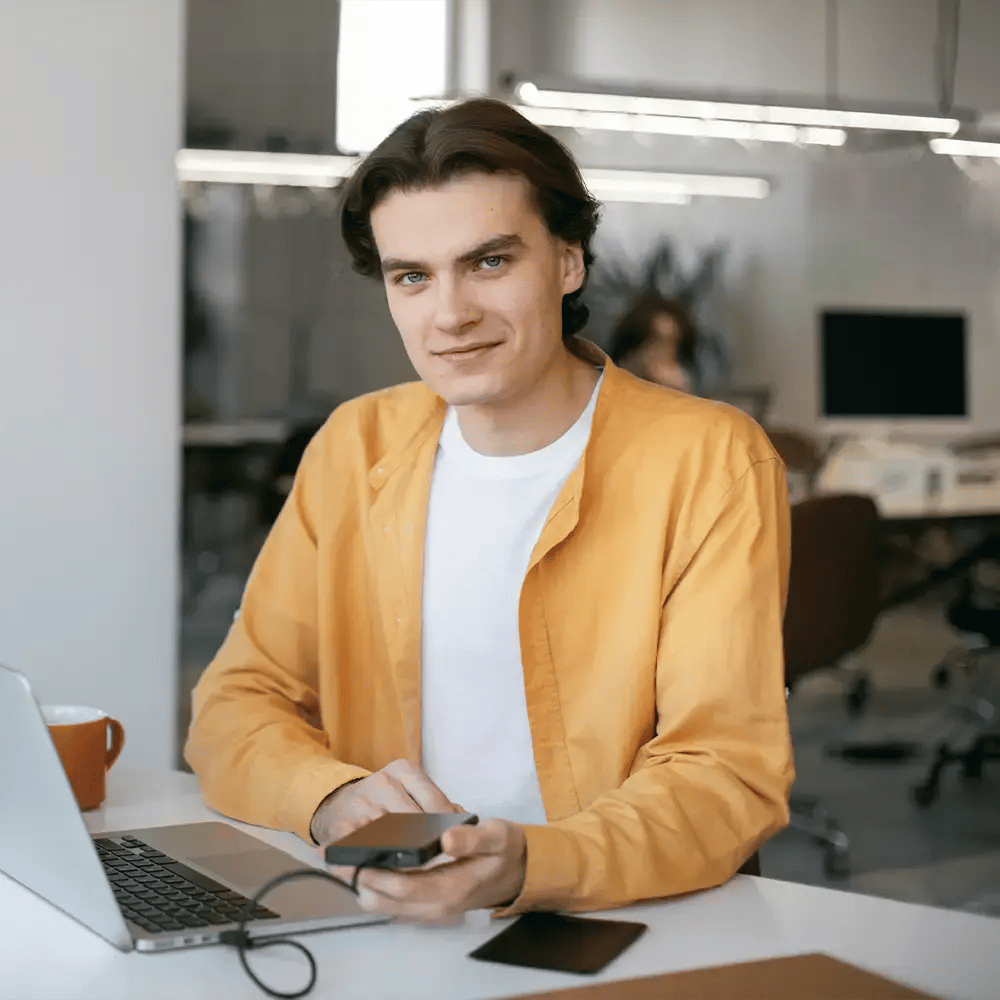 Dieser Mann hat keine Angst Malware aus dem USB-Stick – er lächelt