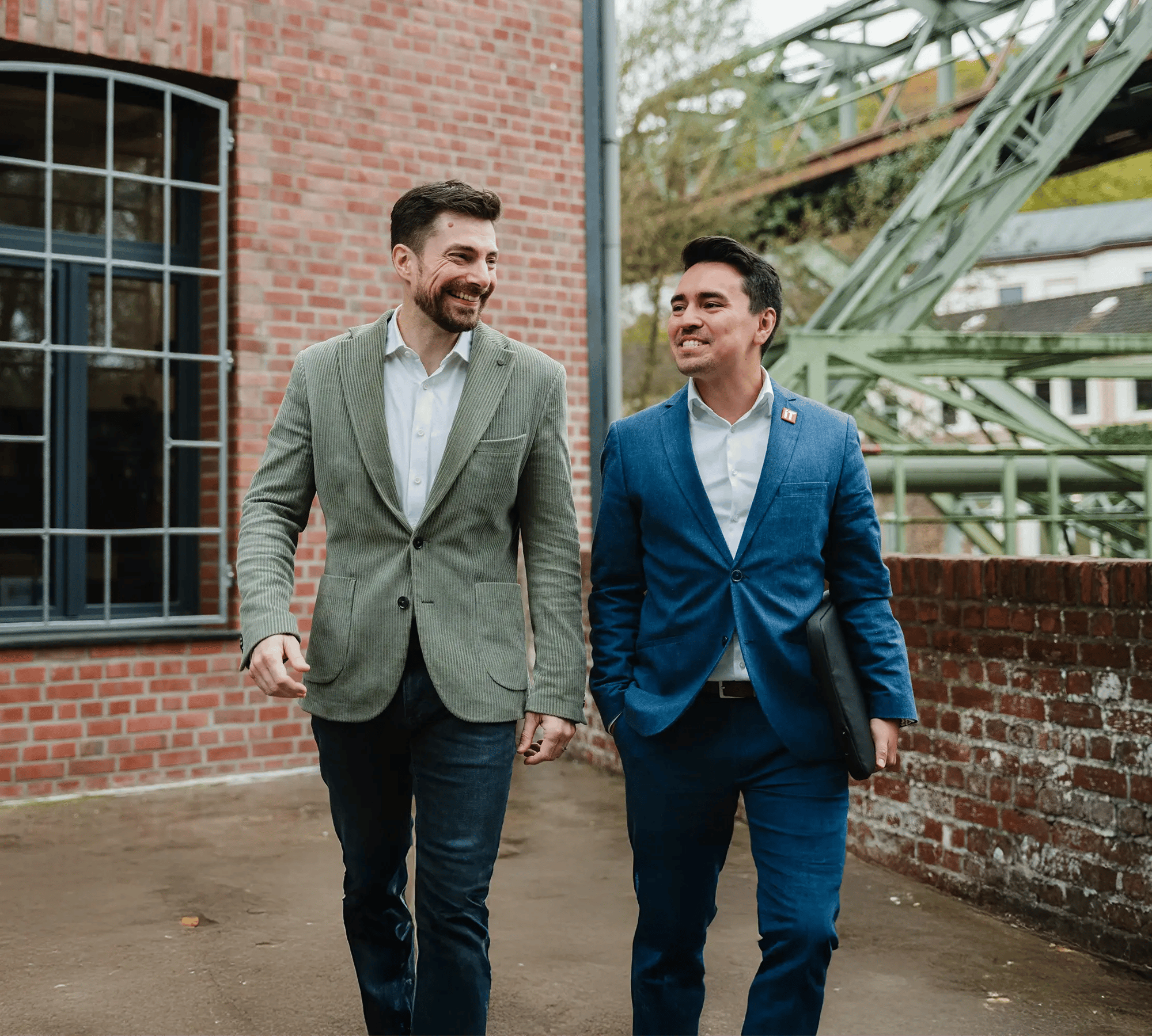 Ein Mitarbeiter von BUCS IT berät einen Kunden zu einem IT-Carve-out